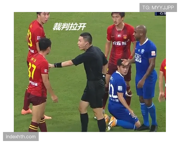 铲球规则详解：判罚标准与裁判对犯规的关键判断